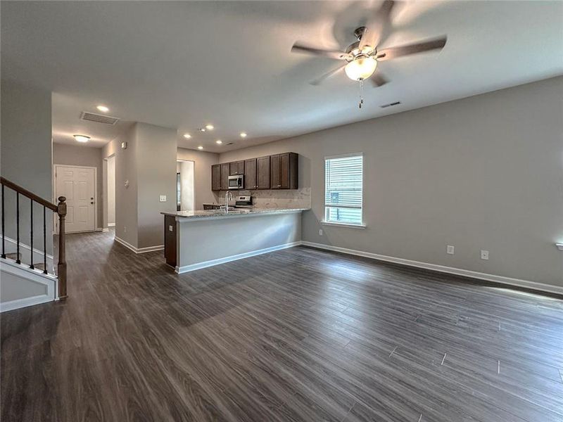 Spacious, unfurnished interior of a new home in Glen at Cave Springs, Douglasville (Image 23).