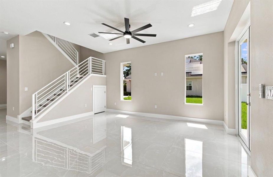 Spacious, unfurnished interior of a new home in , Tampa (Image 26).
