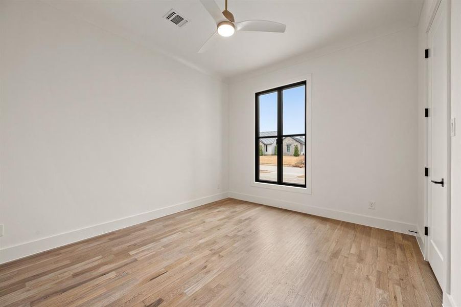Spacious, unfurnished interior of a new home in , Prosper (Image 30).