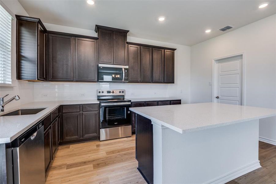 Furnished interior view inside a new home in Cottonwood Creek, Seagoville (Image 5).