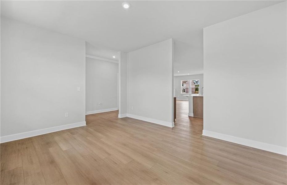 Spacious, unfurnished interior of a new home in Anderson Point, McDonough (Image 15).
