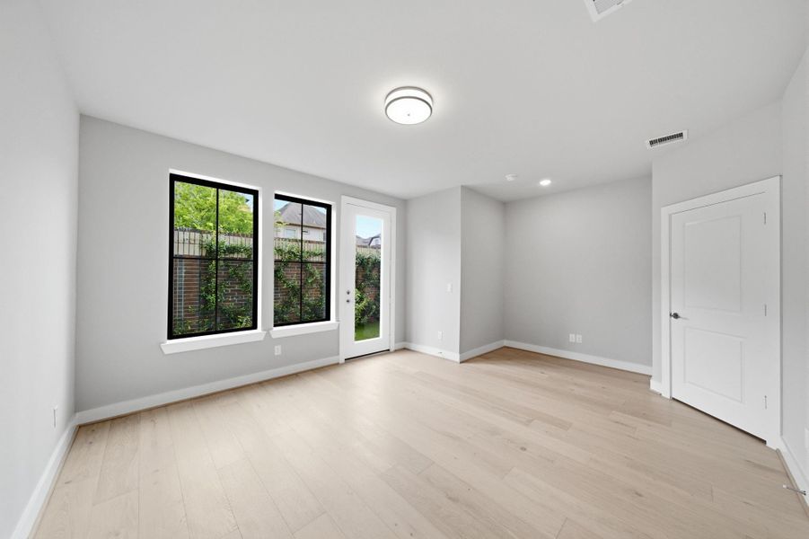 Spacious, unfurnished interior of a new home in Spring Valley Creek, Houston (Image 20). Spacious, unfurnished interior of a new home in Spring Valley Creek, Houston (Image 20).