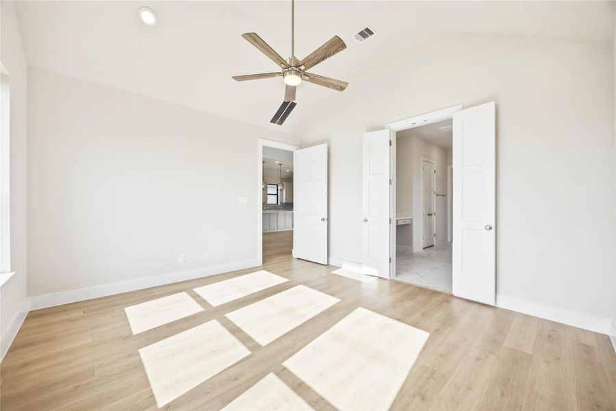 Spacious, unfurnished interior of a new home in Ellwood, Iowa Colony (Image 22). Spacious, unfurnished interior of a new home in Ellwood, Iowa Colony (Image 22).