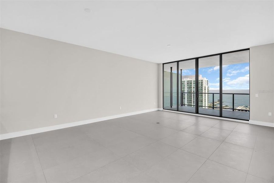 Spacious, unfurnished interior of a new home in , St. Petersburg (Image 81).