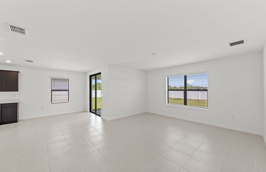 Spacious, unfurnished interior of a new home in Caloosa Cove, Labelle (Image 22). Spacious, unfurnished interior of a new home in Caloosa Cove, Labelle (Image 22).