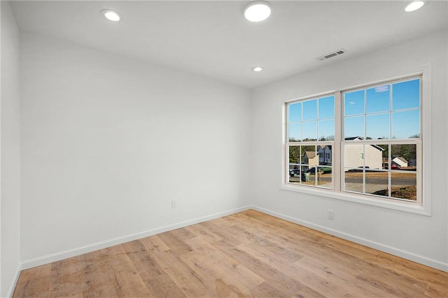 Spacious, unfurnished interior of a new home in , Calhoun (Image 9).