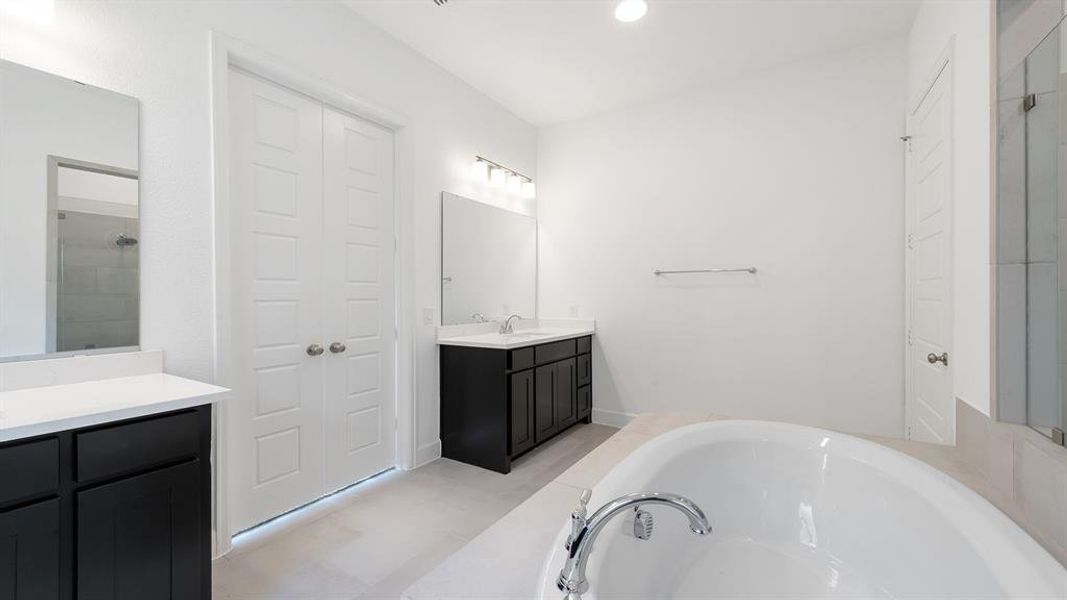 Furnished interior view inside a new home in Devonshire 55', Forney (Image 11).