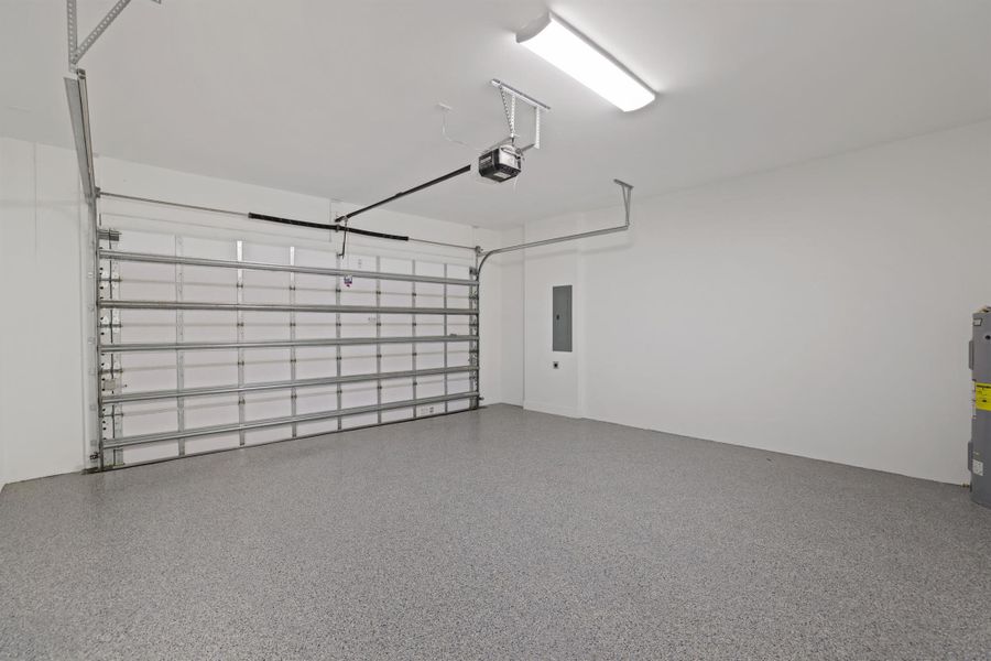 Spacious, unfurnished interior of a new home in , Jupiter (Image 24).