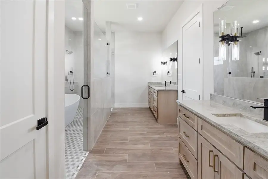 Furnished interior view inside a new home in , Mansfield (Image 16).