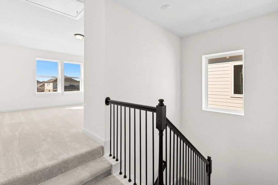 Spacious, unfurnished interior of a new home in University Heights, Round Rock (Image 25).