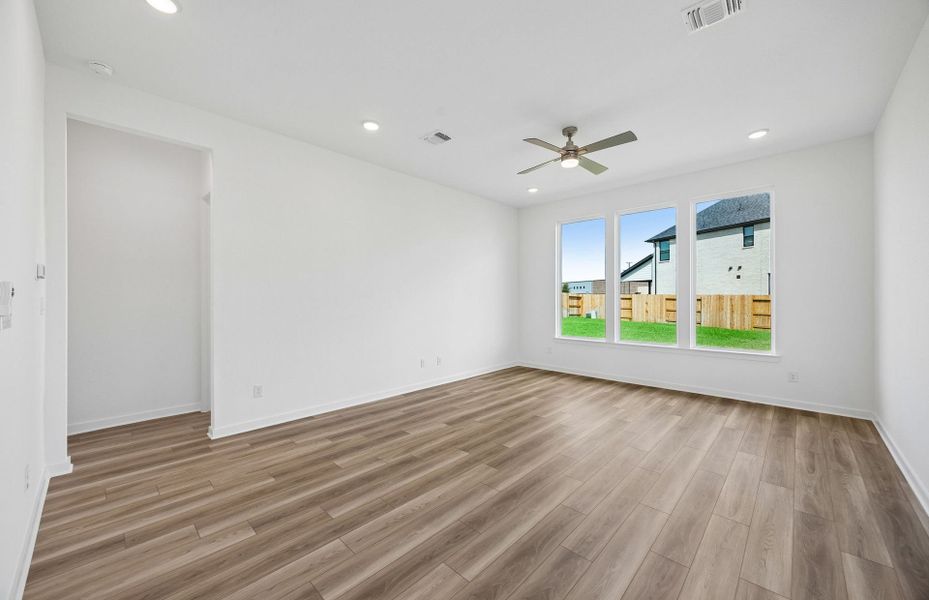 Spacious, unfurnished interior of a new home in Katy Court, Katy (Image 25).