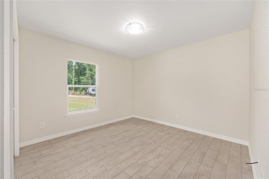 Spacious, unfurnished interior of a new home in , Ocala (Image 32).
