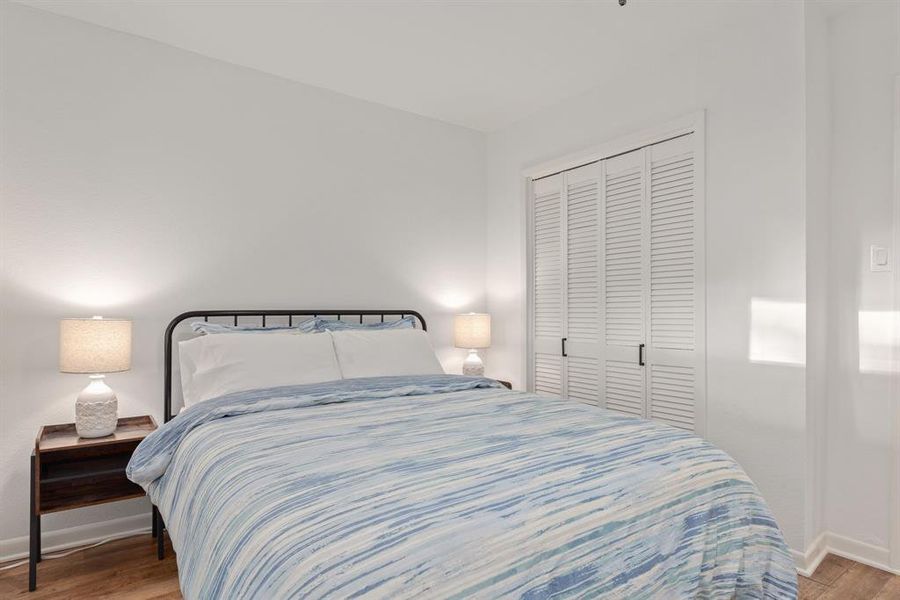 Another shot with a view of the closet.