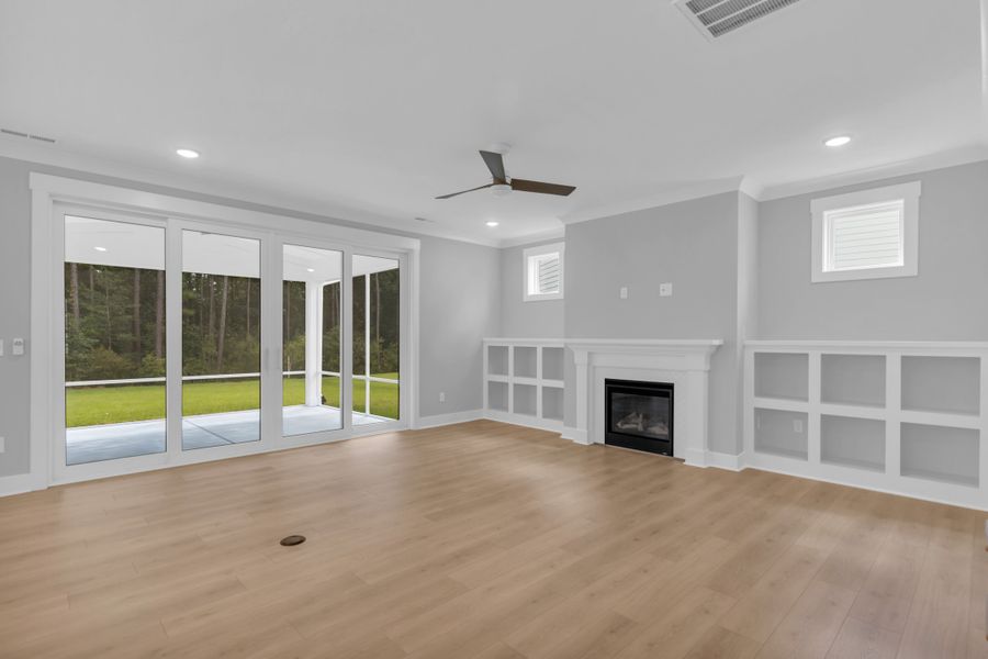 Representative unfurnished interior of a home built from the The Hampton by RobuckHomes in Stonehenge, Raleigh (Image 30).