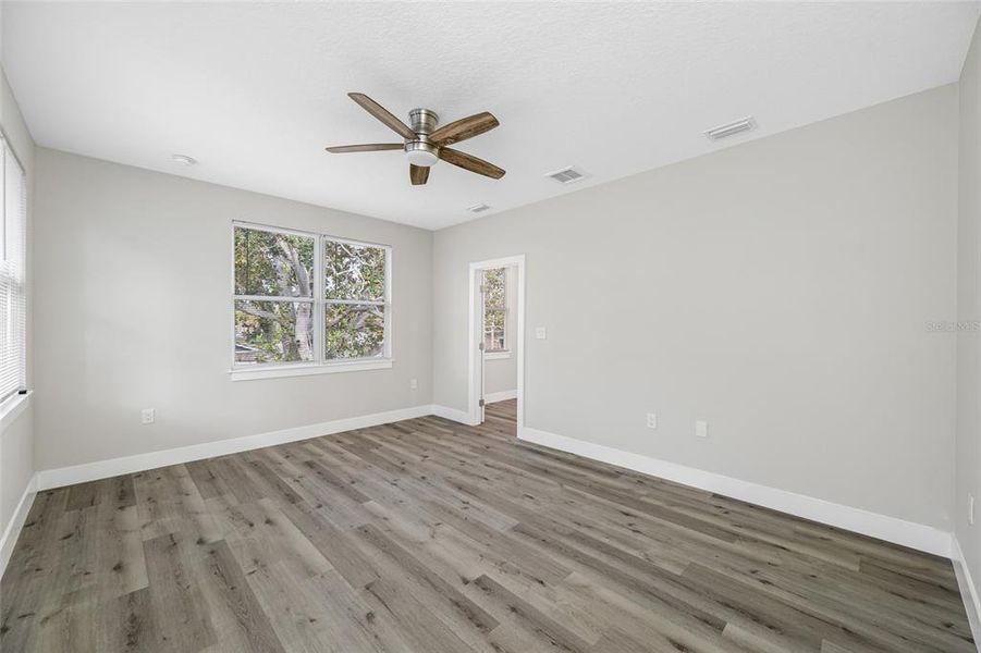 Spacious, unfurnished interior of a new home in , St. Petersburg (Image 34).