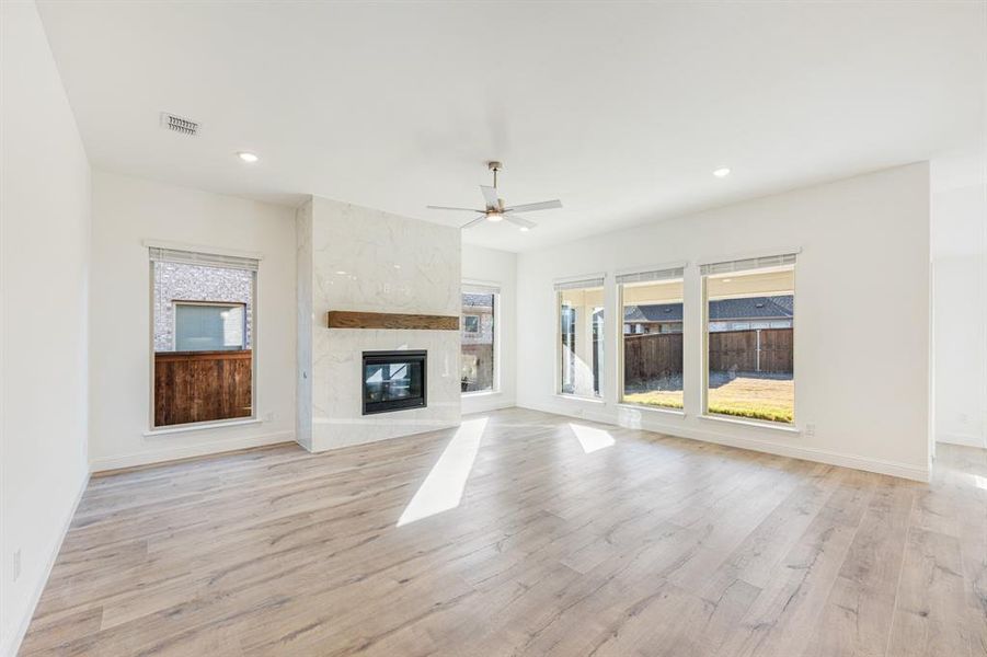 Spacious, unfurnished interior of a new home in Terracina, Rockwall (Image 31).