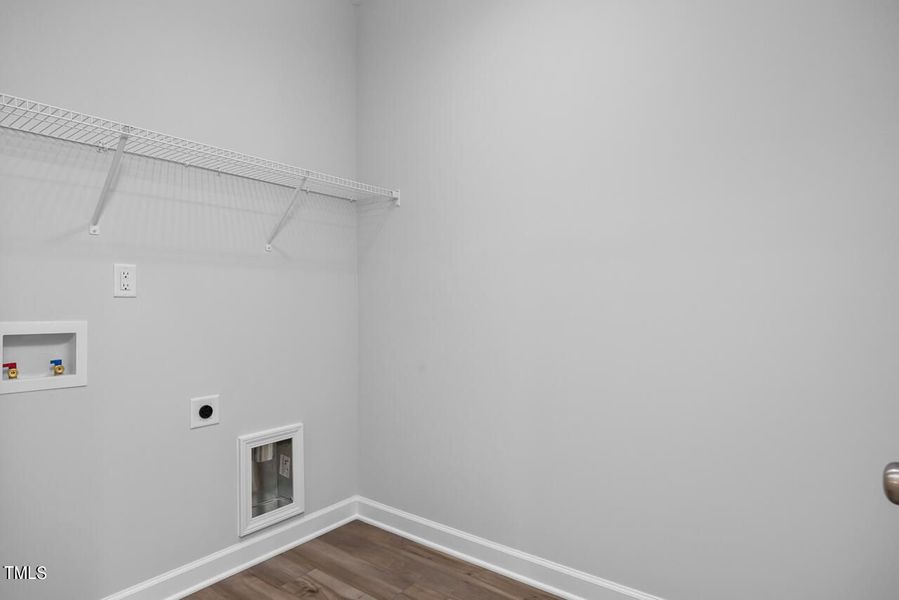 Image 89 of a home in Tobacco Road.