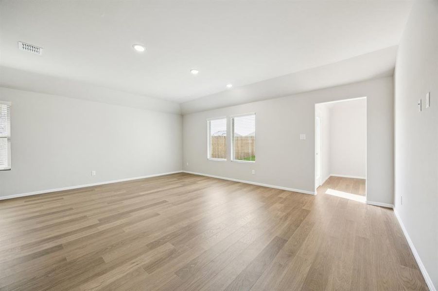 Spacious, unfurnished interior of a new home in Elevon, Lavon (Image 22).