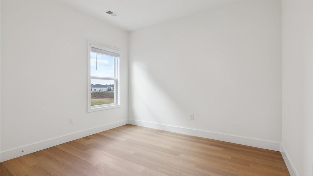 Spacious, unfurnished interior of a new home in Millstone Village, Morristown (Image 14).