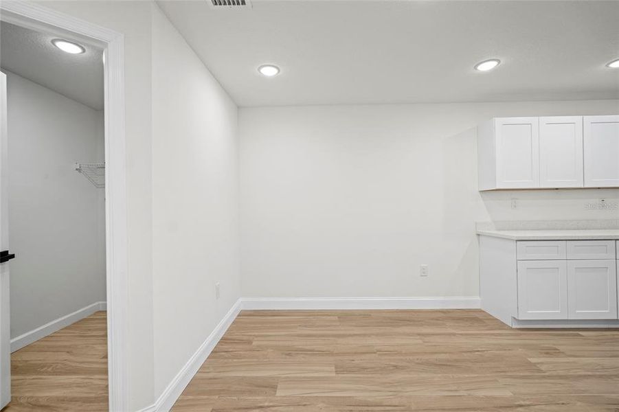 Spacious, unfurnished interior of a new home in , Okeechobee (Image 17).