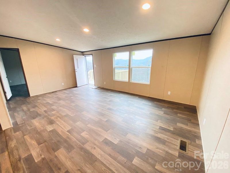 Spacious, unfurnished interior of a new home in , Sylva (Image 10).