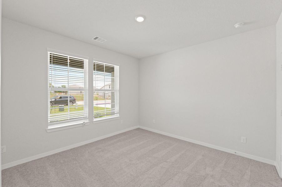 Spacious, unfurnished interior of a new home in Russell Ranch, Bay City (Image 32).