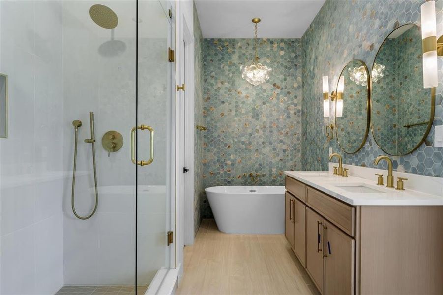 Bedroom 3 en suite bath