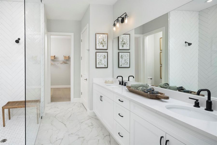 WEB Canopy Owners Bathroom by RHP WEB Canopy Owners Bathroom by RHP