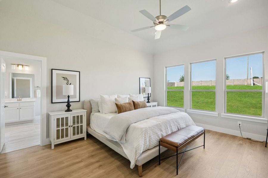 Representative furnished interior of a home built from the Belmont by Centre Living Homes in Lakeway Estates, Waxahachie (Image 15).