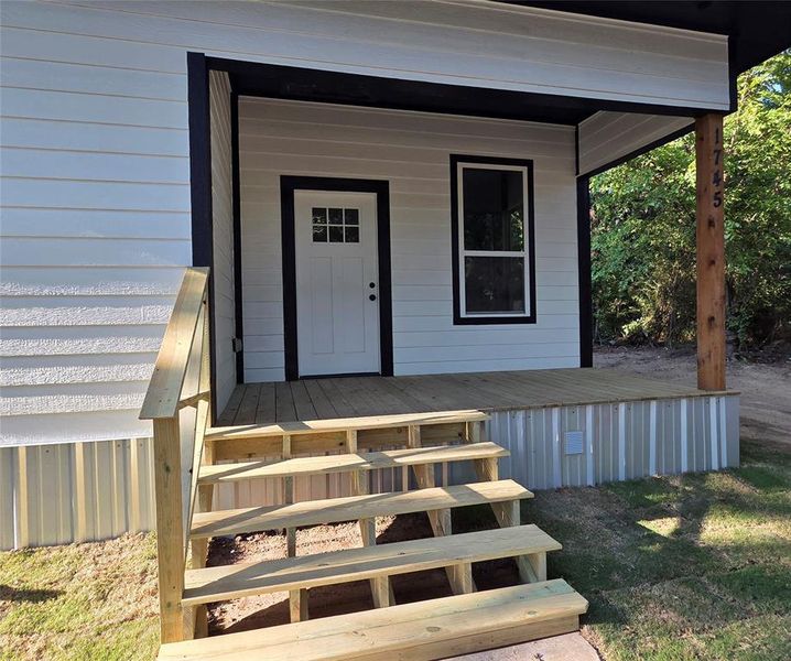 Inviting Front Porch. Inviting Front Porch.