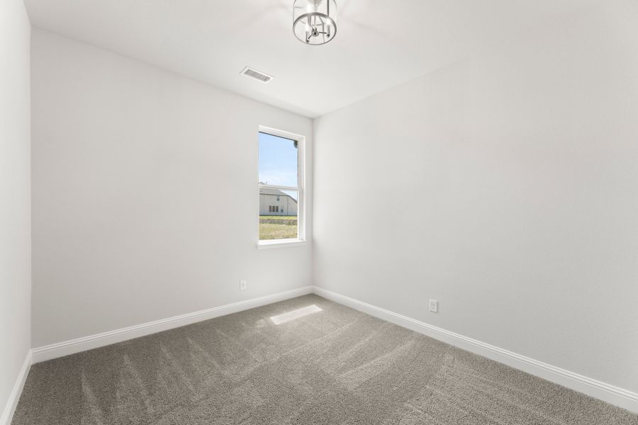 Spacious, unfurnished interior of a new home in Nelson Lake Estates, Rockwall (Image 22). Spacious, unfurnished interior of a new home in Nelson Lake Estates, Rockwall (Image 22).