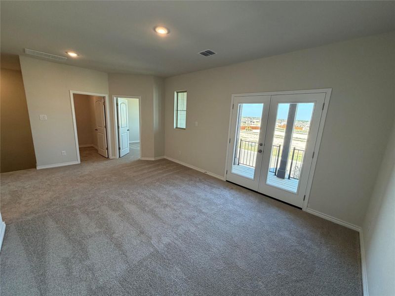 Spacious, unfurnished interior of a new home in Lariat, Liberty Hill (Image 16).