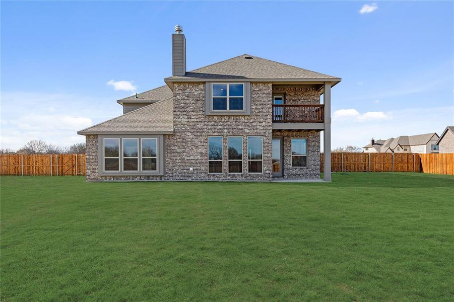 Exterior details and patio area of a home in Crystal Lake Estates, Red Oak (Image 21).