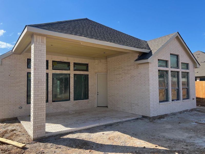 Exterior details and patio area of a home in Wood Leaf Reserve, Tomball (Image 1). Exterior details and patio area of a home in Wood Leaf Reserve, Tomball (Image 1).