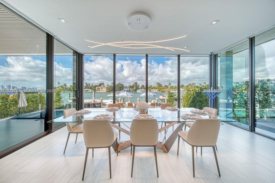 Community amenities in , North Bay Village (Image 34).