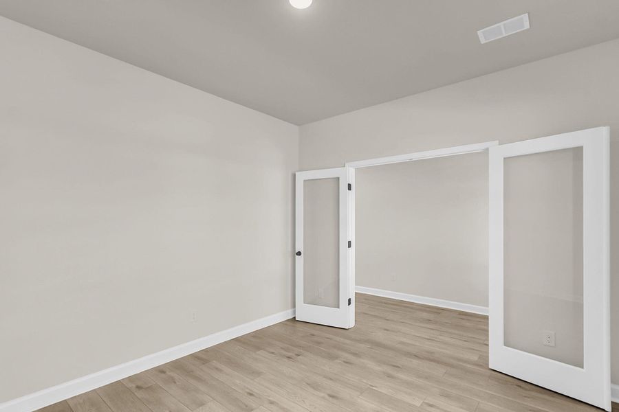 Spacious, unfurnished interior of a new home in , Ravenel (Image 16).