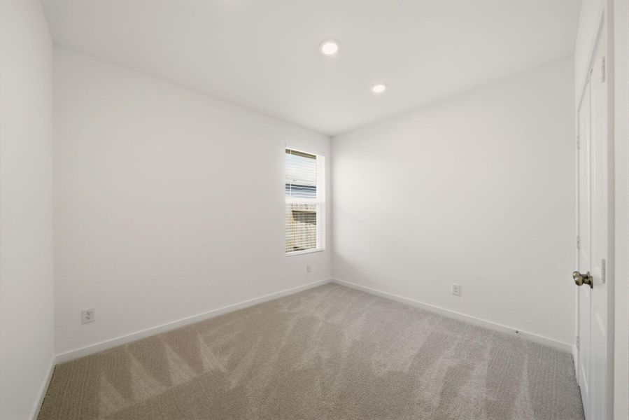 Spacious, unfurnished interior of a new home in Binford Creek, Waller (Image 12).