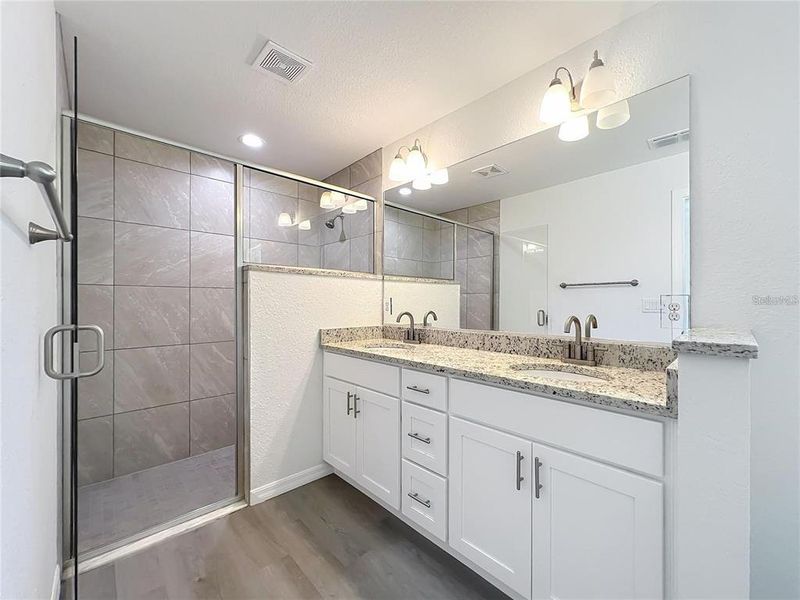 Furnished interior view inside a new home in , Dunnellon (Image 9).