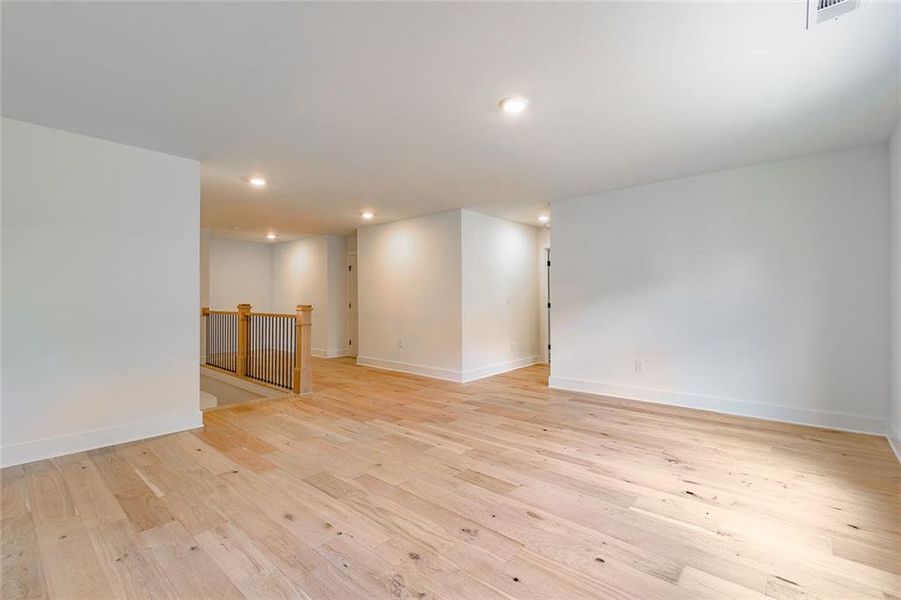 Spacious, unfurnished interior of a new home in , Gainesville (Image 36).