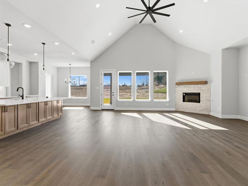 Spacious, unfurnished interior of a new home in Capitol Hill, Anna (Image 30).