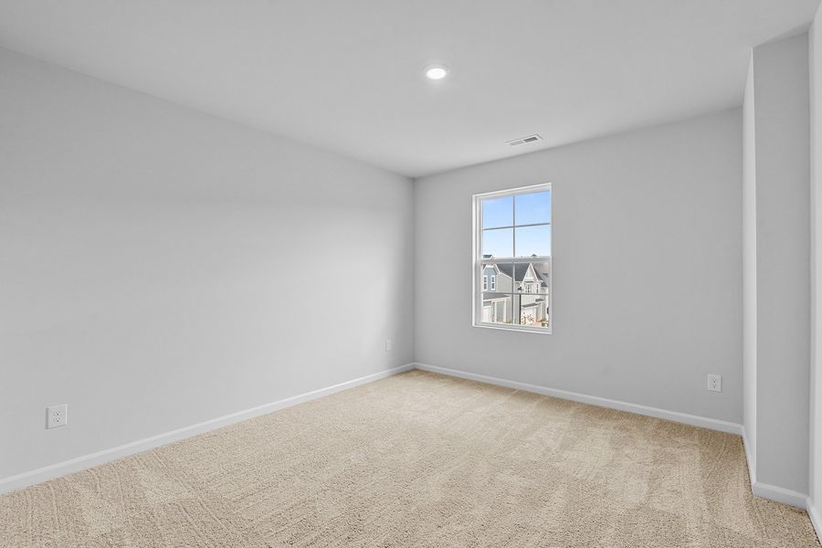 Spacious, unfurnished interior of a new home in Hanes Lake, Winston-Salem (Image 29).