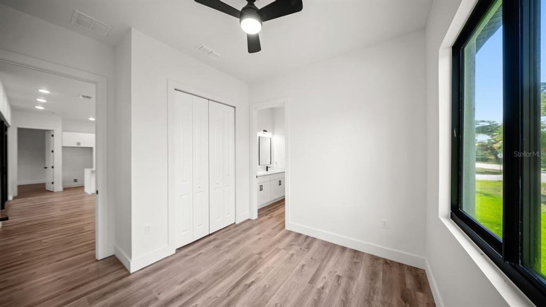 Spacious, unfurnished interior of a new home in , Port Charlotte (Image 29).