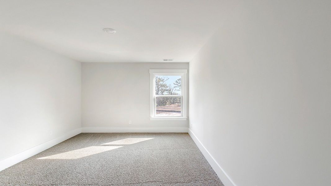 Spacious, unfurnished interior of a new home in Rivers Reach, Yemassee (Image 32).