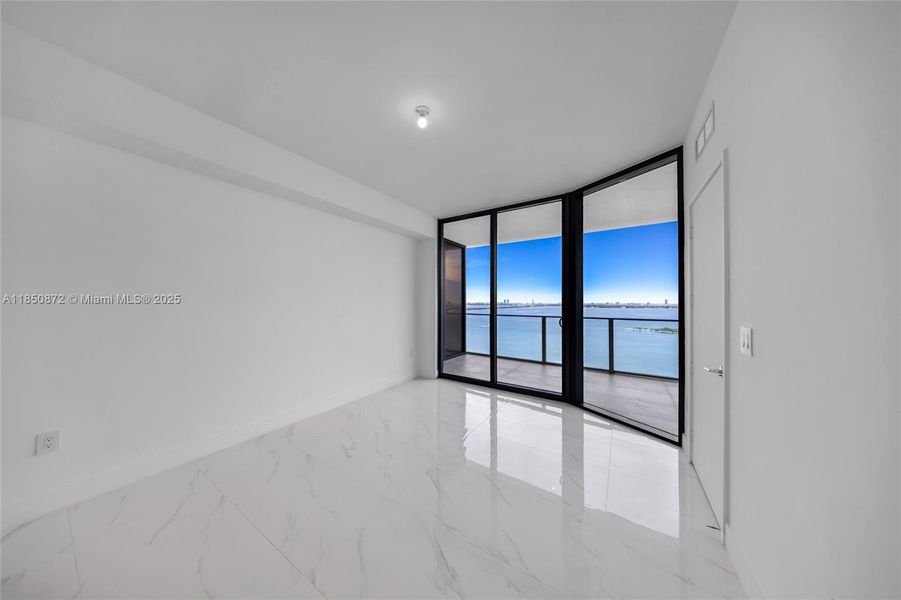 Spacious, unfurnished interior of a new home in , Miami (Image 21).