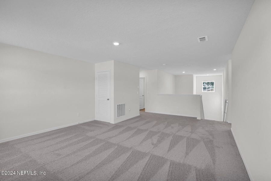 Spacious, unfurnished interior of a new home in Westport Landing, Jacksonville (Image 10).