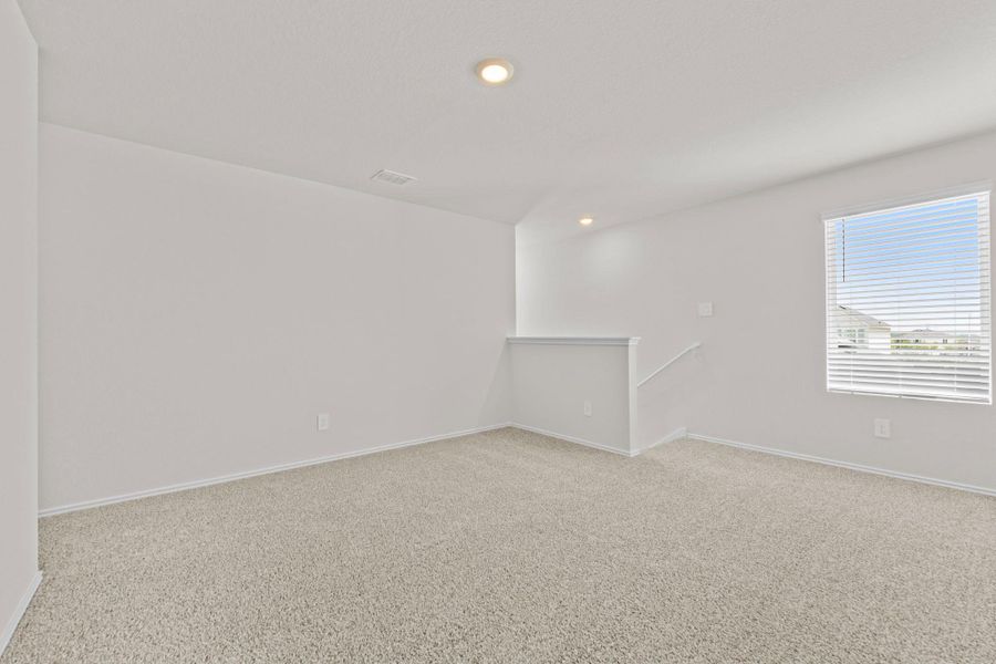 Spacious, unfurnished interior of a new home in , Maxwell (Image 20).