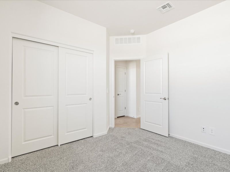 Spacious, unfurnished interior of a new home in Las Patrias at Star Valley Phase III - Signature Series, Tucson (Image 13).