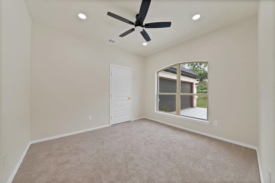 Spacious, unfurnished interior of a new home in , Reno (Image 19).