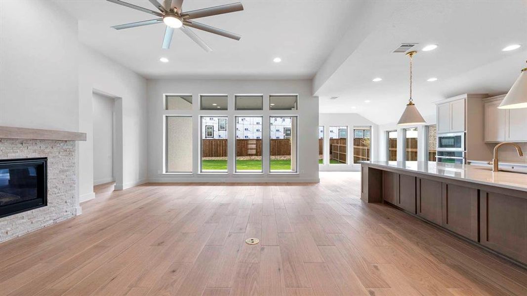 Spacious, unfurnished interior of a new home in Hillstead, Lavon (Image 25).