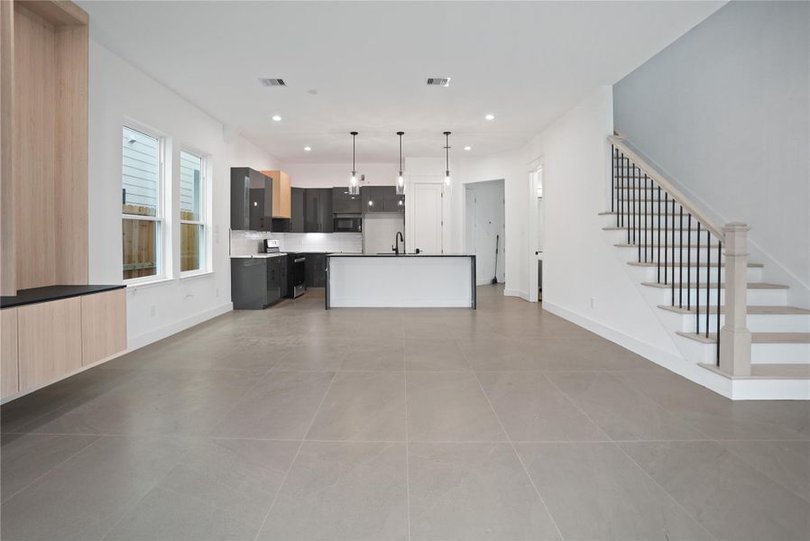 Spacious, unfurnished interior of a new home in , Houston (Image 12).